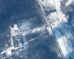 Troops, tents and new deployments, Brestsky training ground, Belarus | Satellite image ยฉ2022 Maxar Technologies.