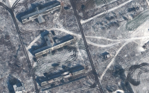 Armored vehicles positioned behind residential buildings, Krylivka, Ukraine | Satellite Imagery ยฉ Maxar Technologies Provided by European Space Imaging Satellite Imagery